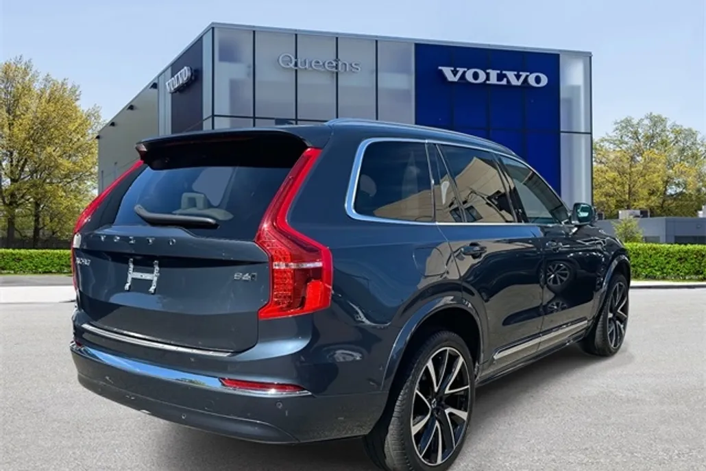 2023 Volvo XC90 Plus photo 1