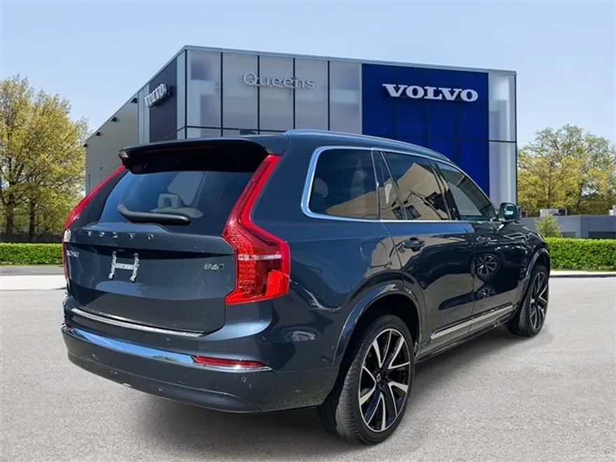 2023 Volvo XC90 Plus photo 1