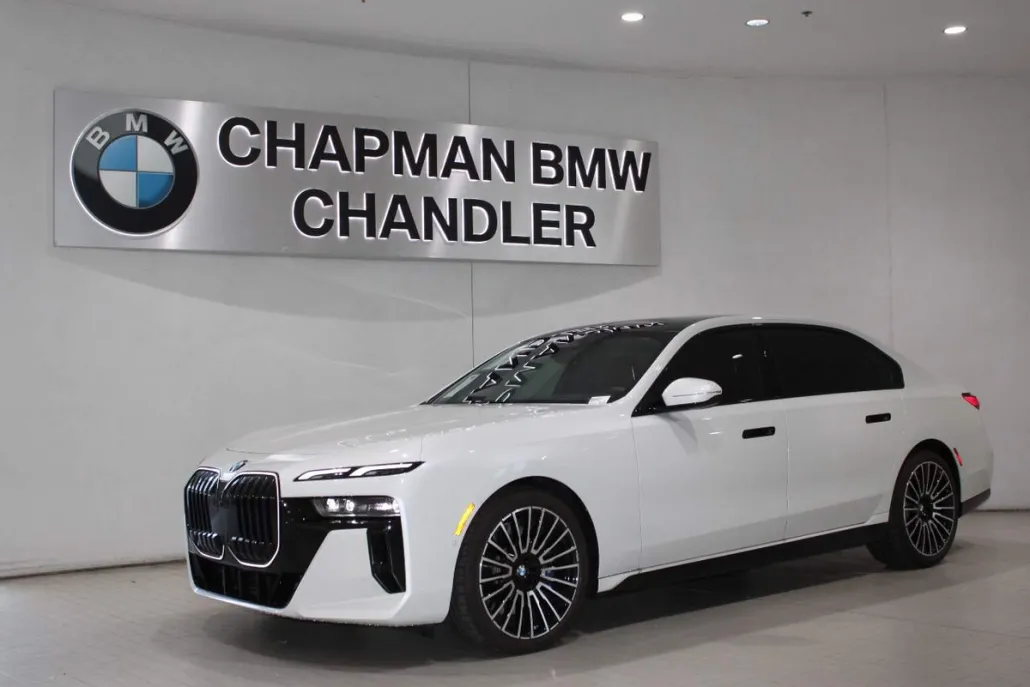 2025 Bmw 740i photo 1