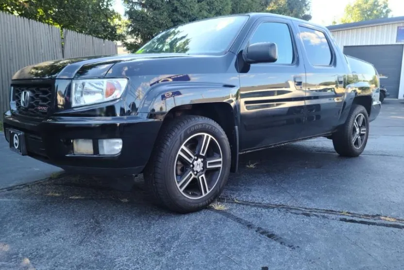 2013 Honda Ridgeline Sport photo 1