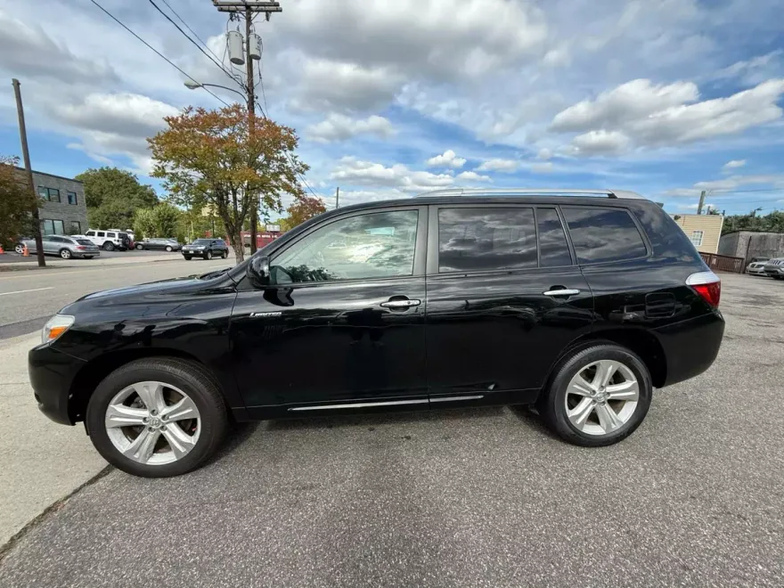 2010 Toyota Highlander Limited Sport photo 1