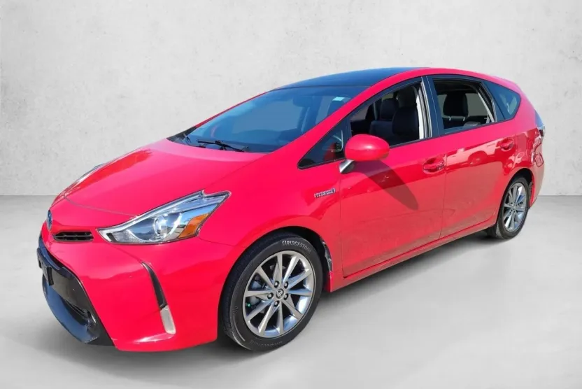 2017 Toyota Prius V Five photo 1