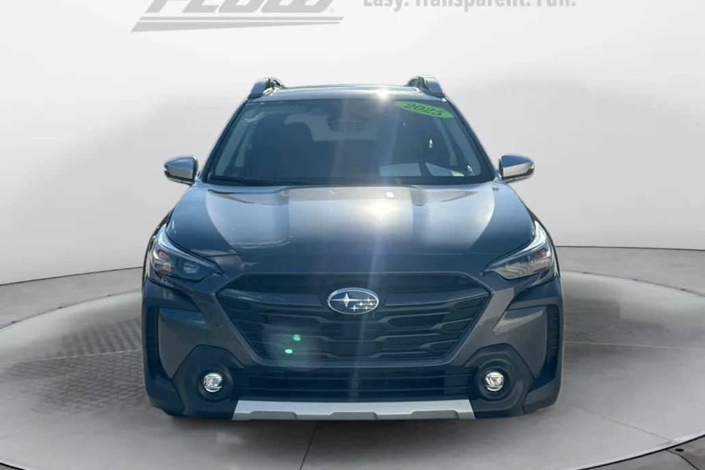 2025 Subaru Outback Touring XT photo 1