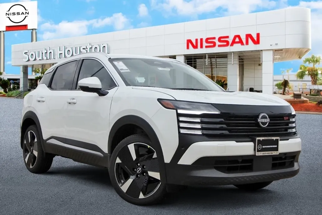 2025 Nissan Kicks SR photo 1