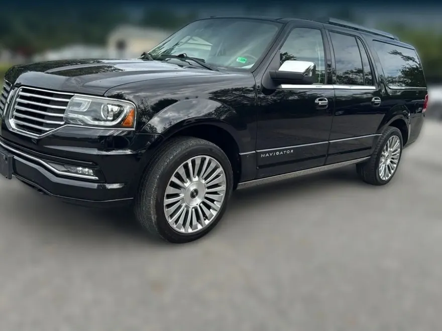 2017 Lincoln Navigator L Reserve photo 1