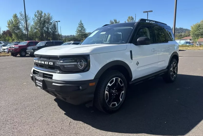 2021 Ford Bronco Sport Outer Banks photo 1