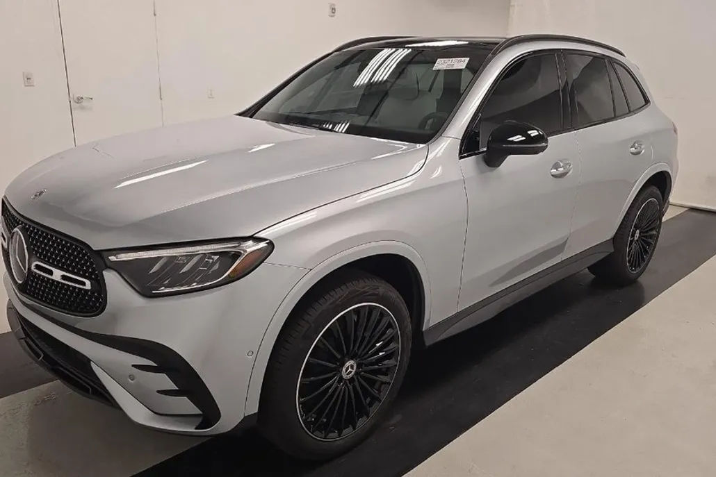 2025 Mercedes Benz GLC 300 4MATIC photo 1