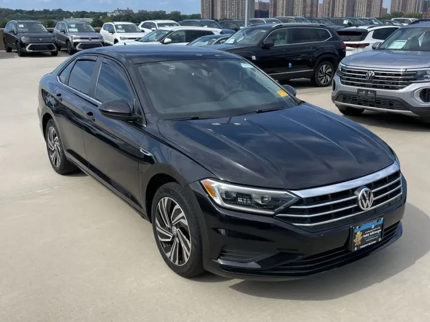 2020 Volkswagen Jetta SEL photo 1