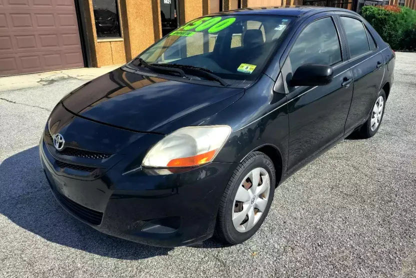 2008 Toyota Yaris photo 1