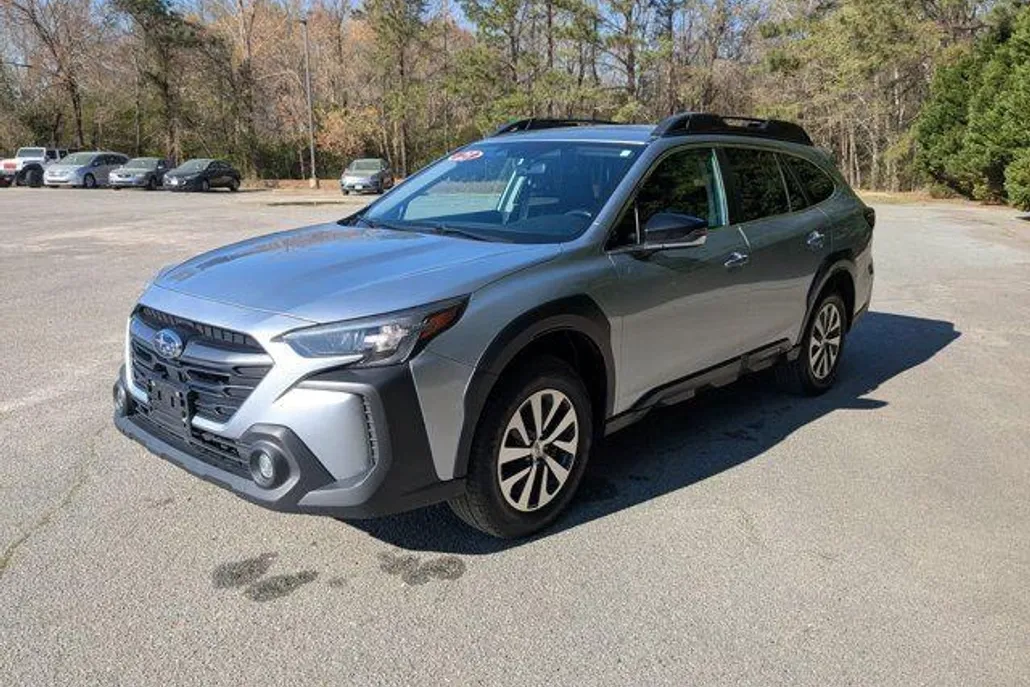2023 Subaru Outback Premium photo 1