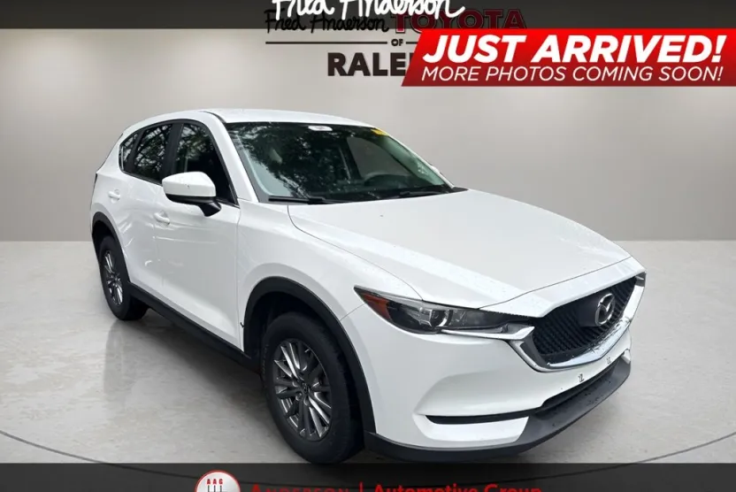 2017 Mazda CX-5 Sport photo 1
