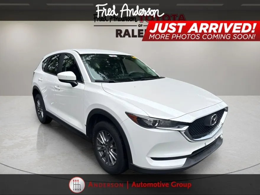 2017 Mazda CX-5 Sport photo 1