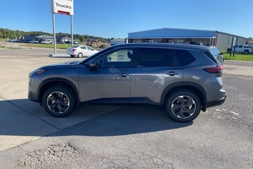 2026 Nissan Rogue SV photo 1