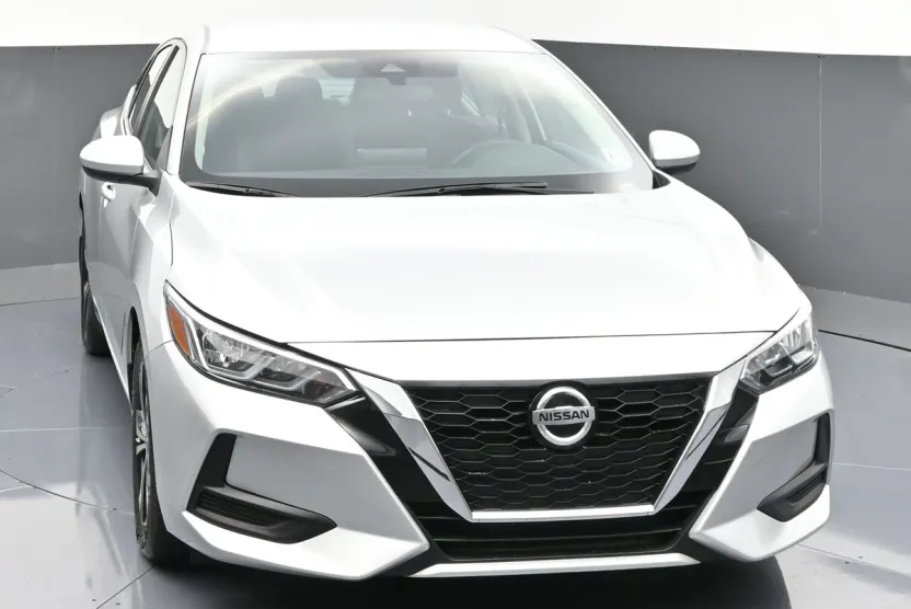 2022 Nissan Sentra SV photo 1