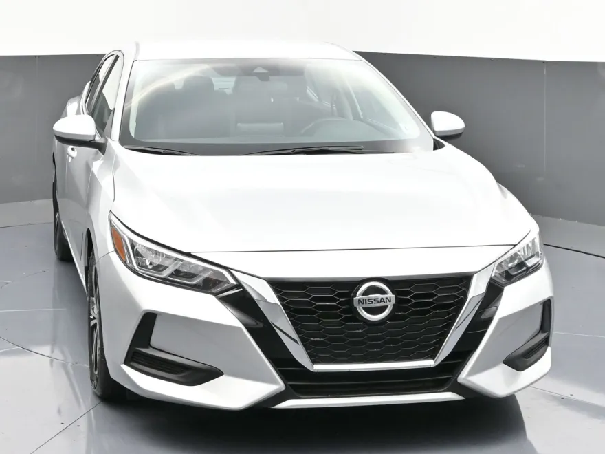 2022 Nissan Sentra SV photo 1