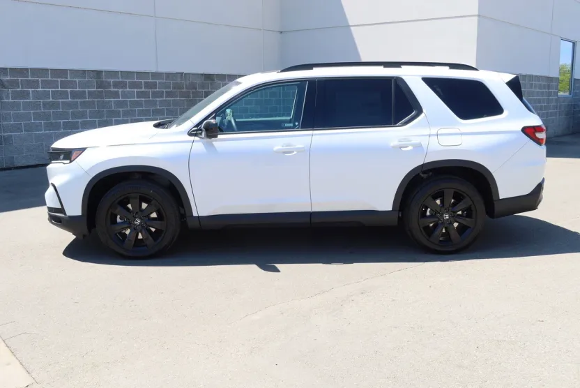 2025 Honda Pilot Black Edition photo 1