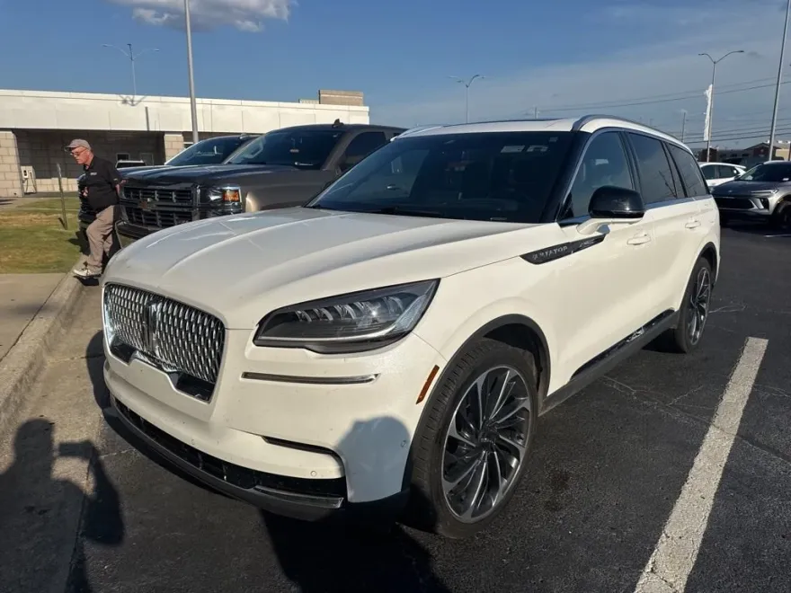 2023 Lincoln Aviator Reserve photo 1