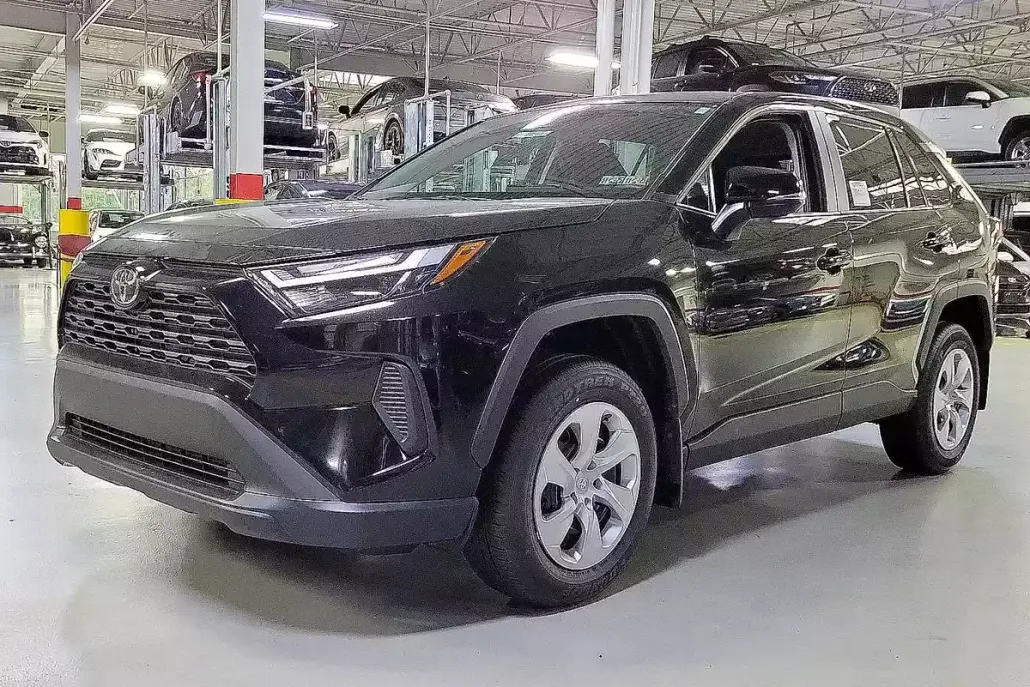 2025 Toyota RAV4 LE photo 1