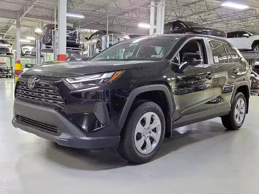 2025 Toyota RAV4 LE photo 1