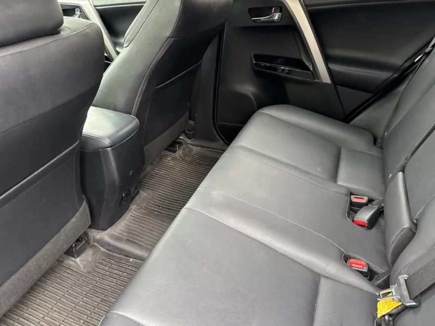 2018 Toyota RAV4 Hybrid Limited photo 1