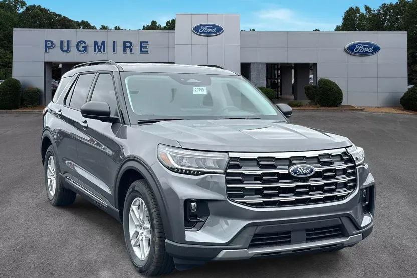 2025 Ford Explorer photo 1