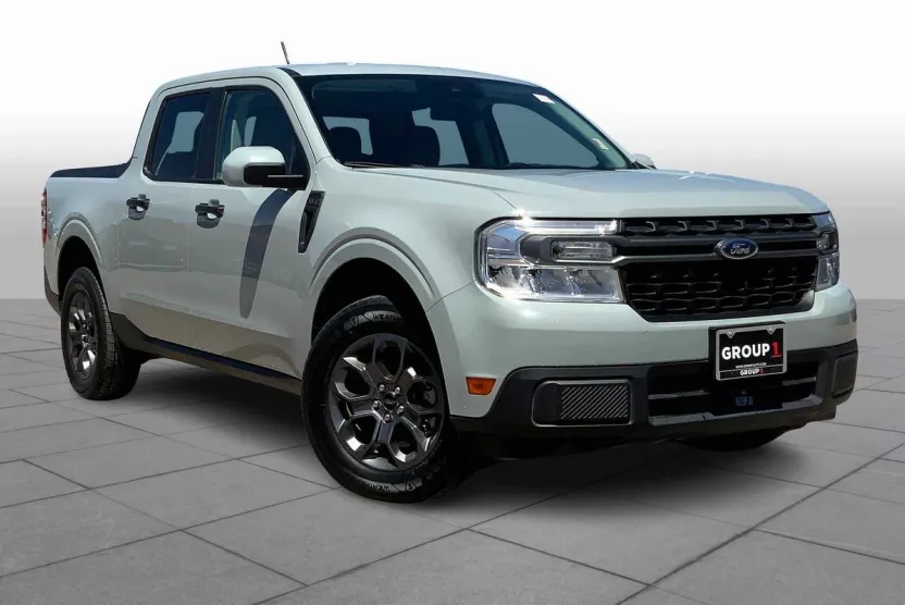 2023 Ford Maverick XLT photo 1