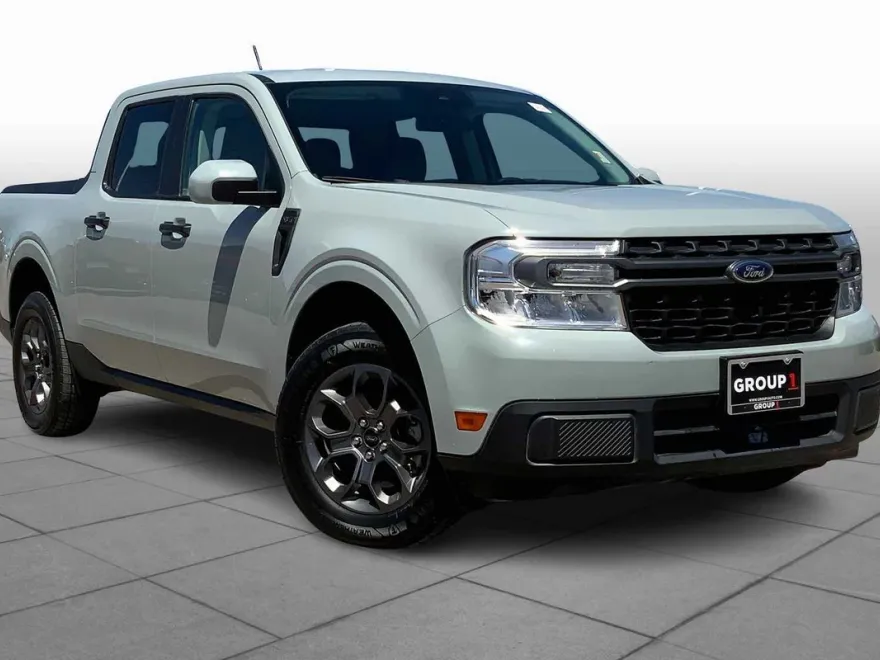 2023 Ford Maverick XLT photo 1
