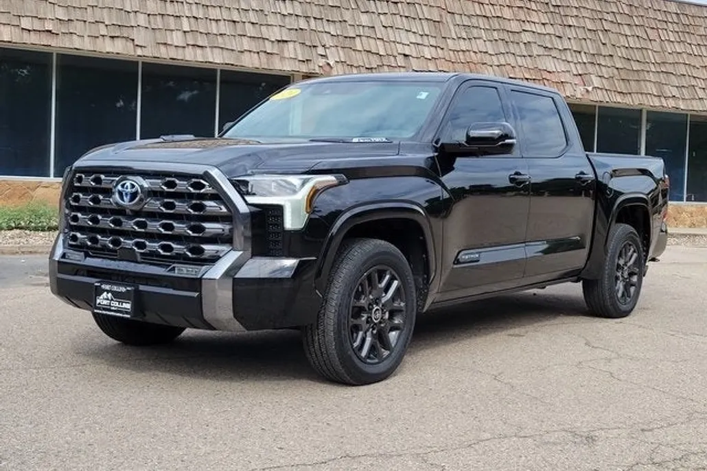 2024 Toyota Tundra Platinum CrewMax photo 1
