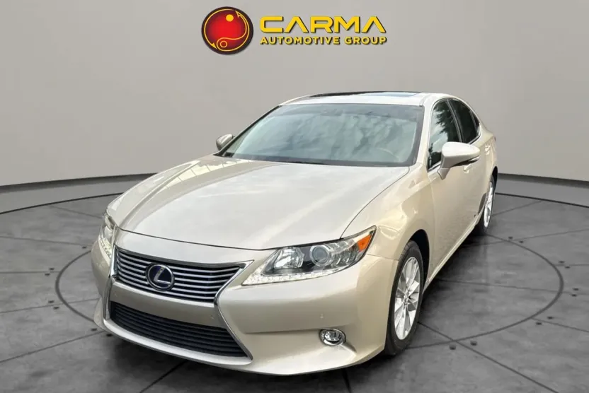 2014 Lexus ES 300h photo 1
