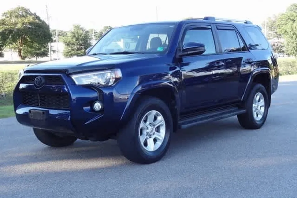 2019 Toyota 4Runner SR5 photo 1