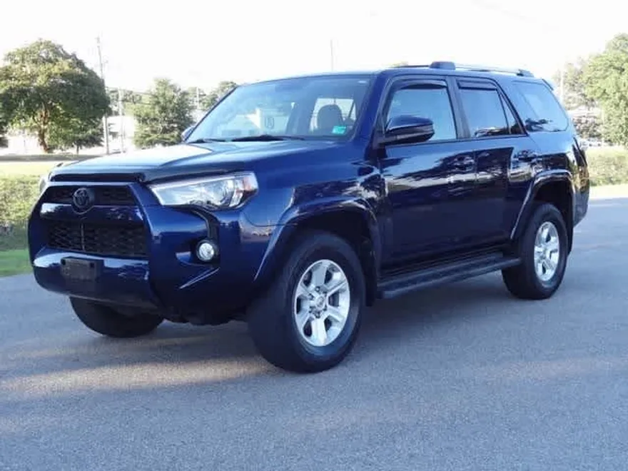 2019 Toyota 4Runner SR5 photo 1