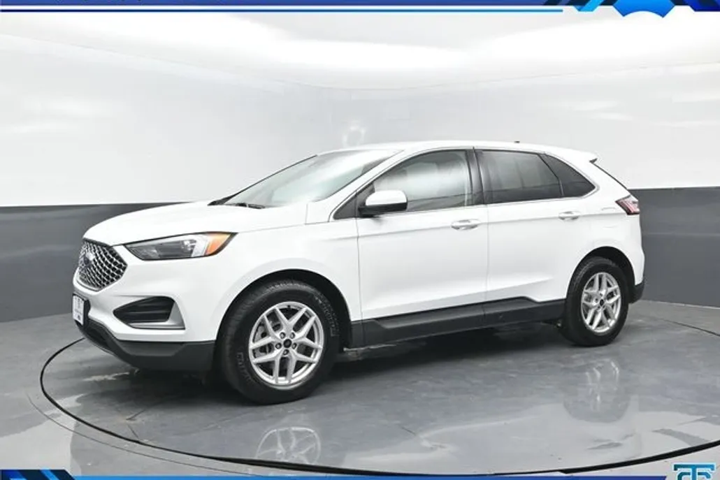 2024 Ford Edge SEL photo 1