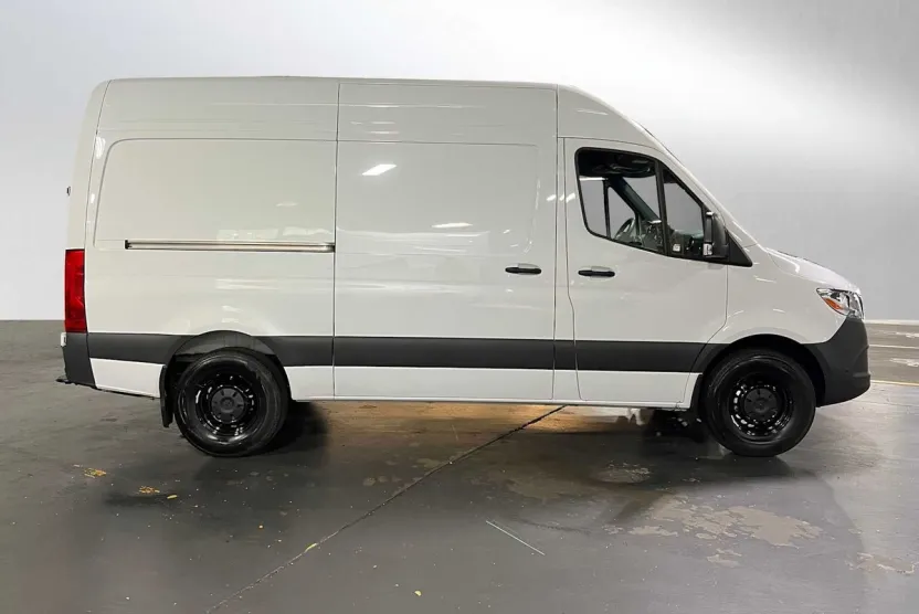 2025 Mercedes Benz Sprinter 2500 Standard Roof photo 1