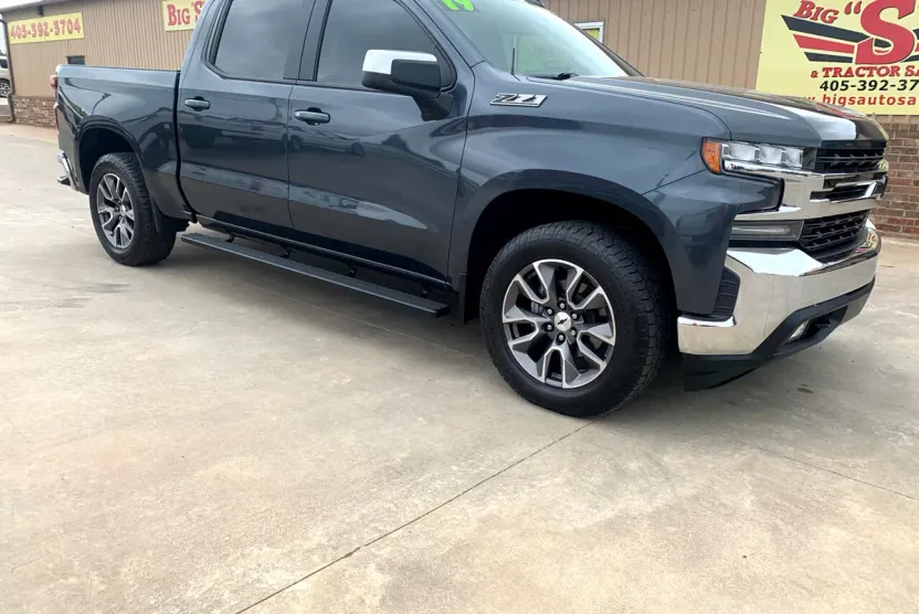 2019 Chevrolet Silverado 1500 LT photo 1