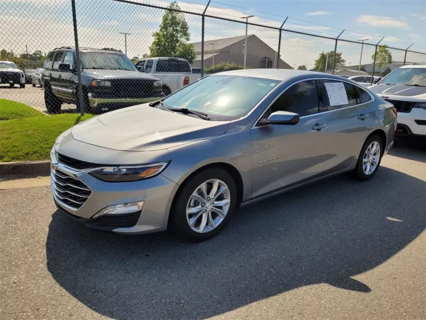 2024 Chevrolet Malibu 1LT photo 1