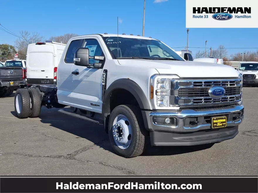 2024 Ford F-550 photo 1