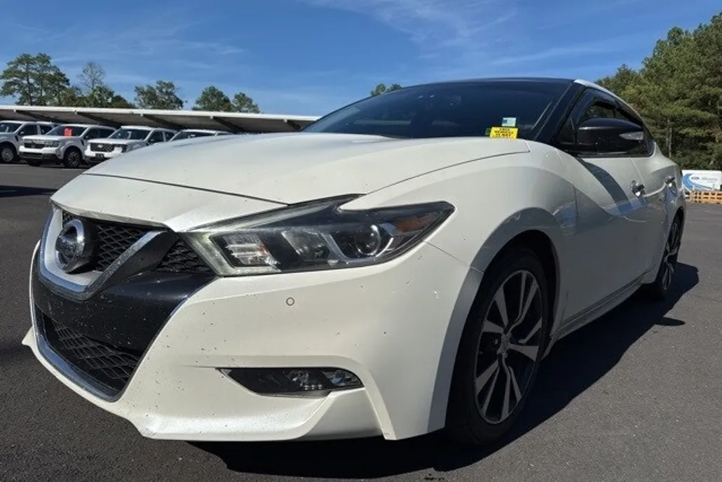 2017 Nissan Maxima SL photo 1