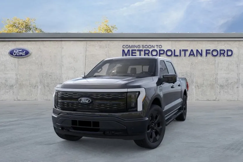 2025 Ford F-150 Lightning Platinum photo 1