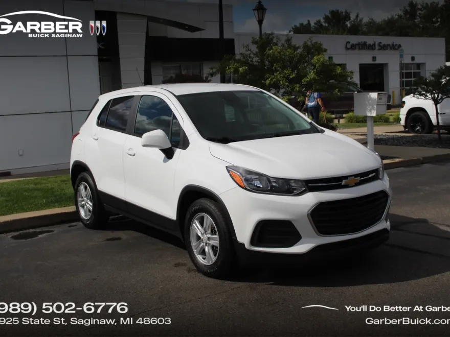 2022 Chevrolet Trax LS photo 1