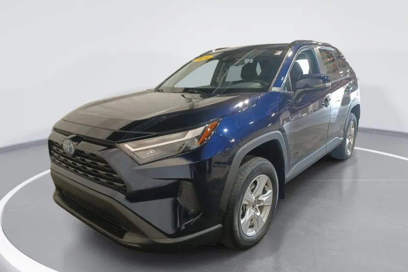 2024 Toyota RAV4 Hybrid XLE photo 1