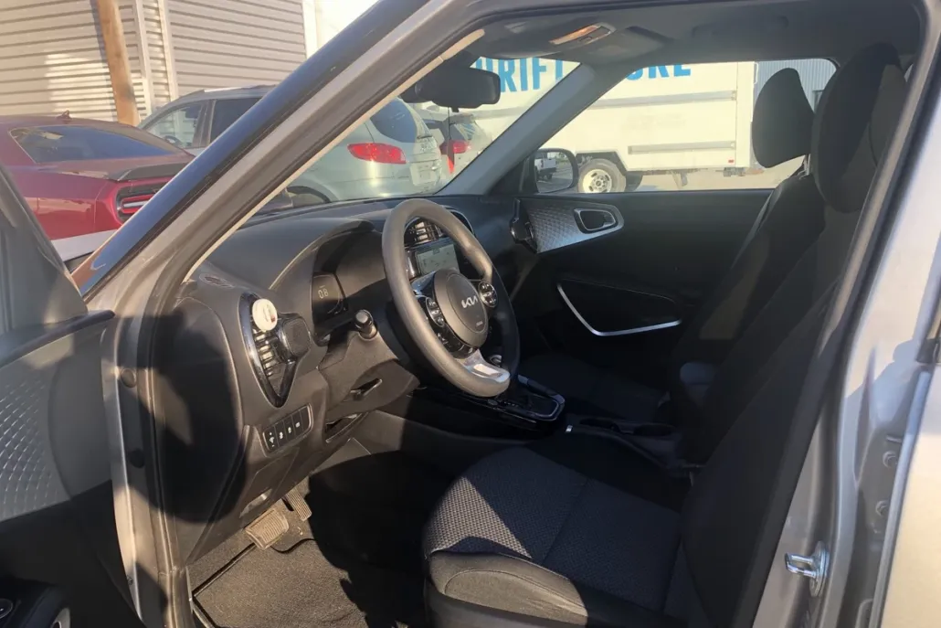 2023 Kia Soul S photo 1