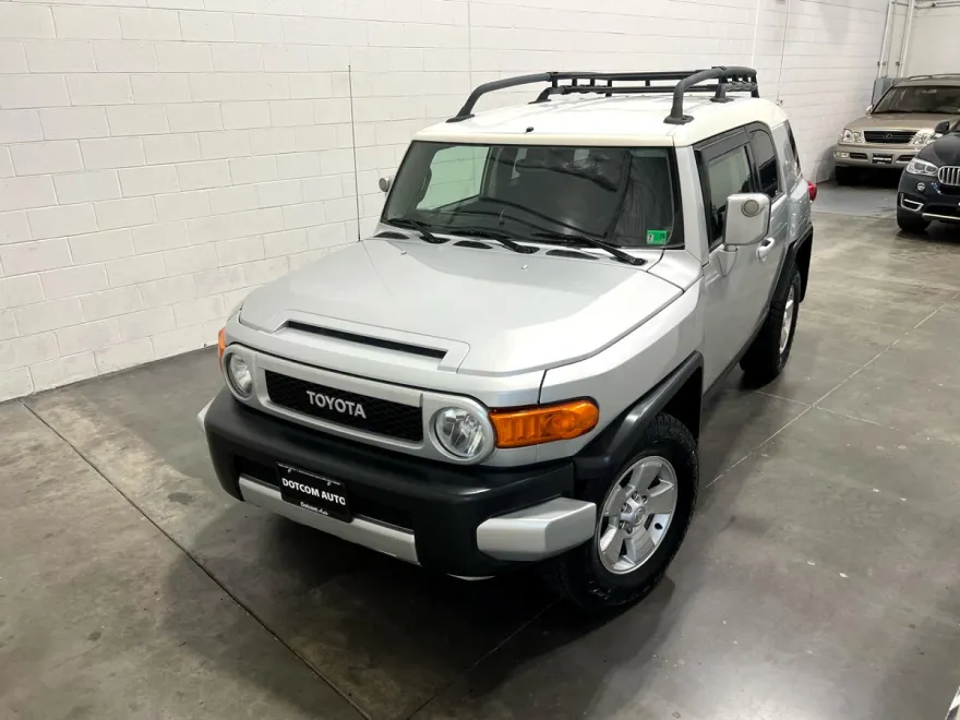 2007 Toyota FJ Cruiser Base photo 1