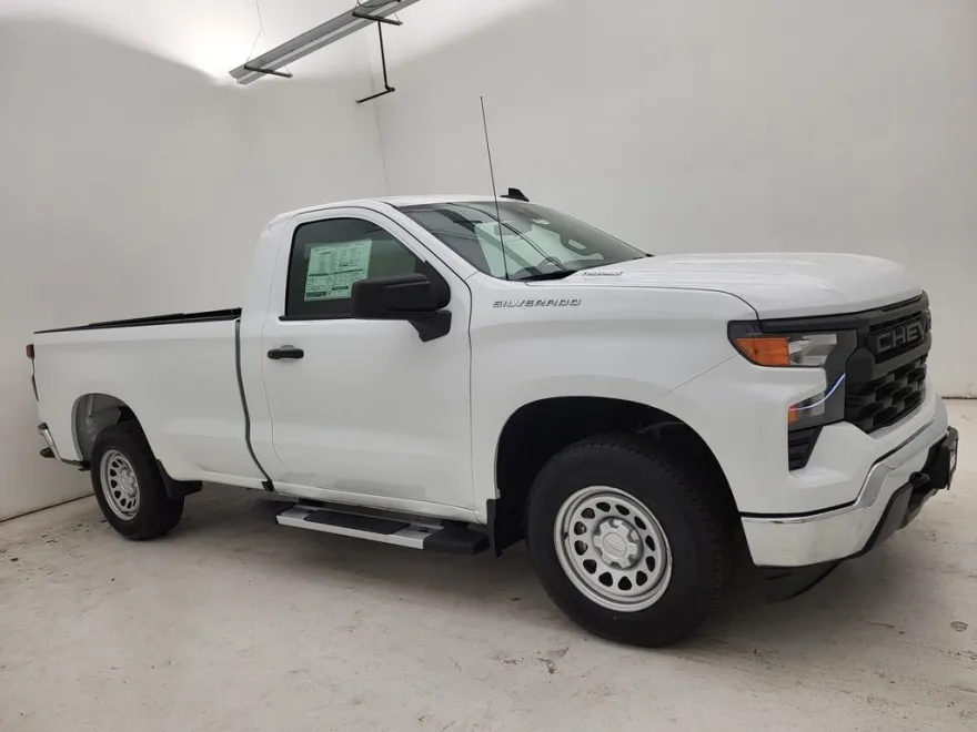 2025 Chevrolet Silverado 1500 photo 1
