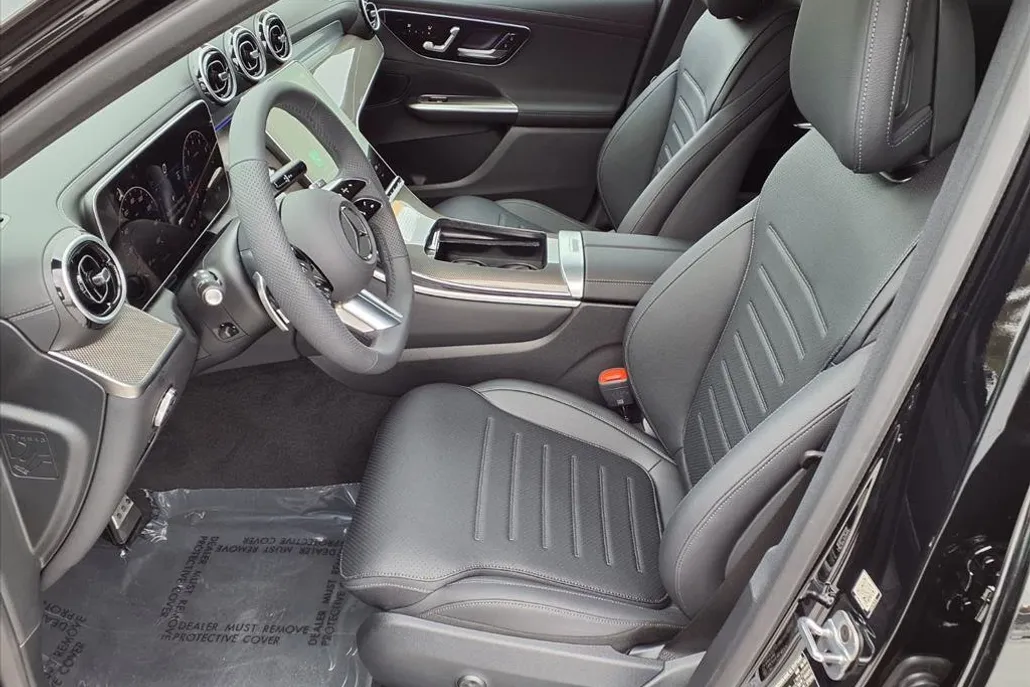 2026 Mercedes Benz GLC 300 photo 1
