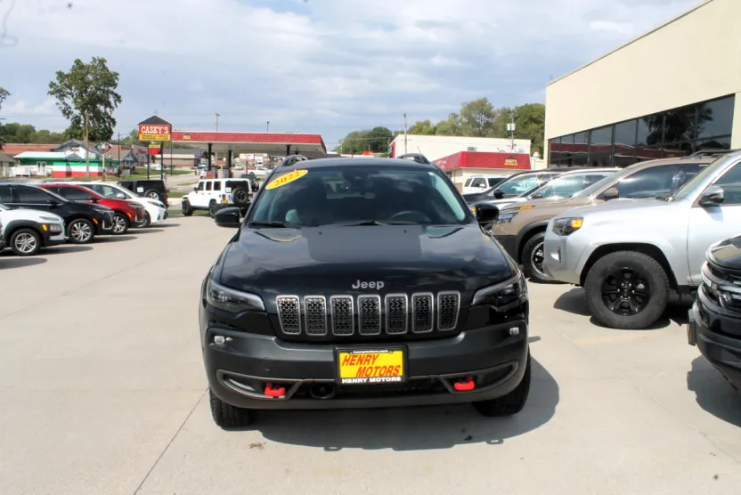 2022 Jeep Cherokee Trailhawk photo 1