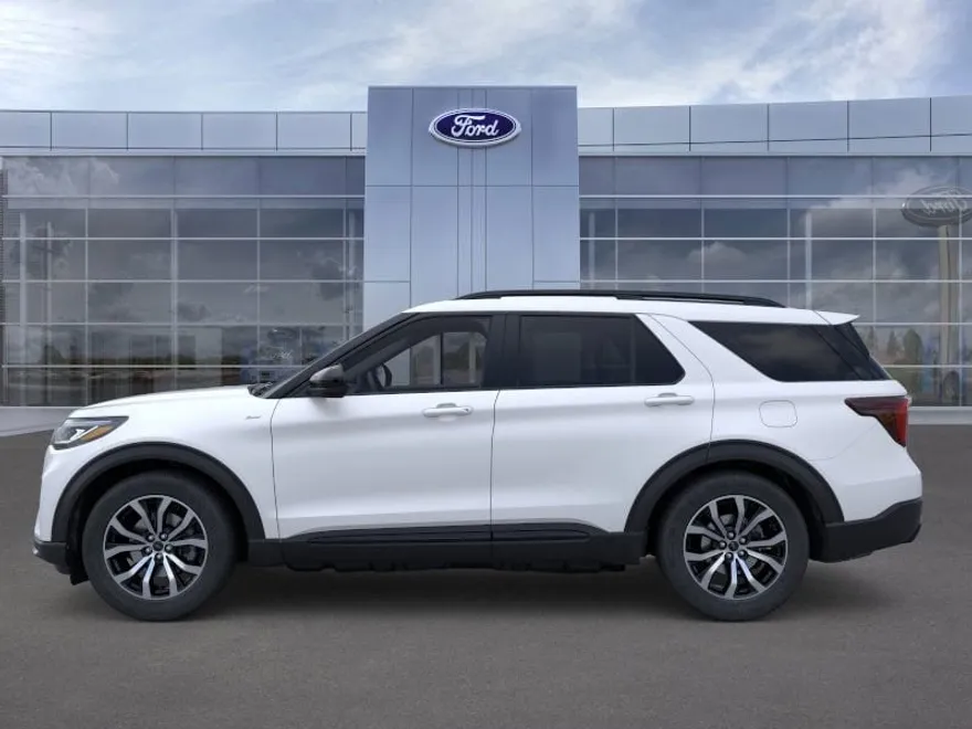 2025 Ford Explorer ST-Line photo 1