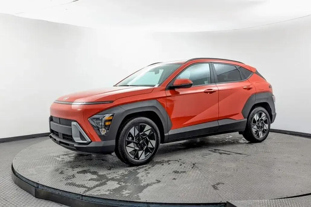 2025 Hyundai Kona SEL photo 1