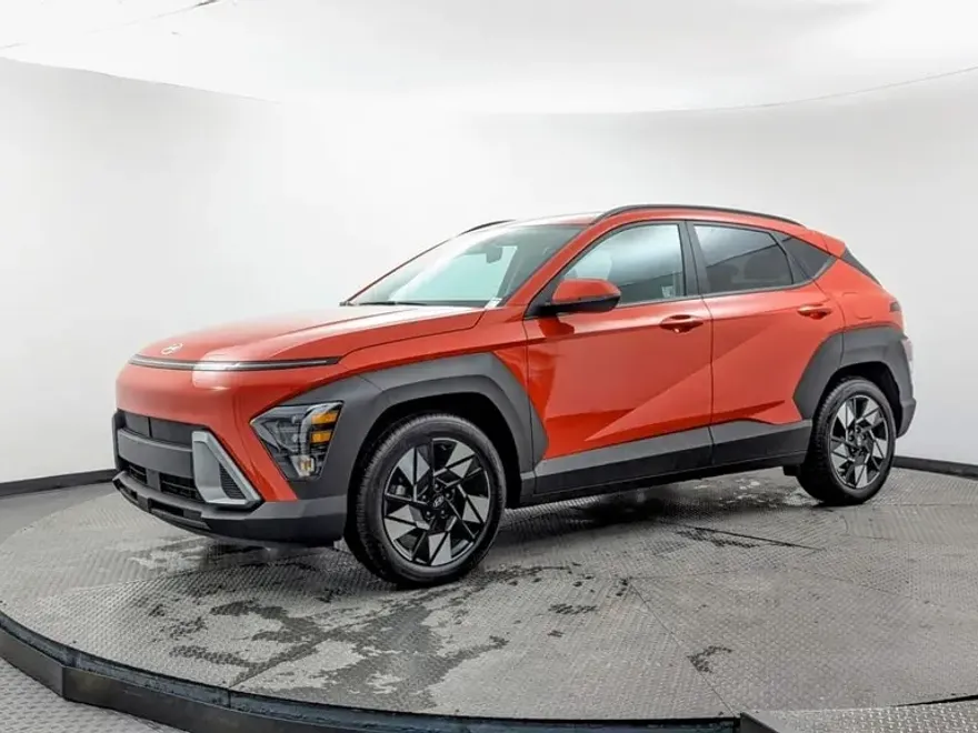 2025 Hyundai Kona SEL photo 1