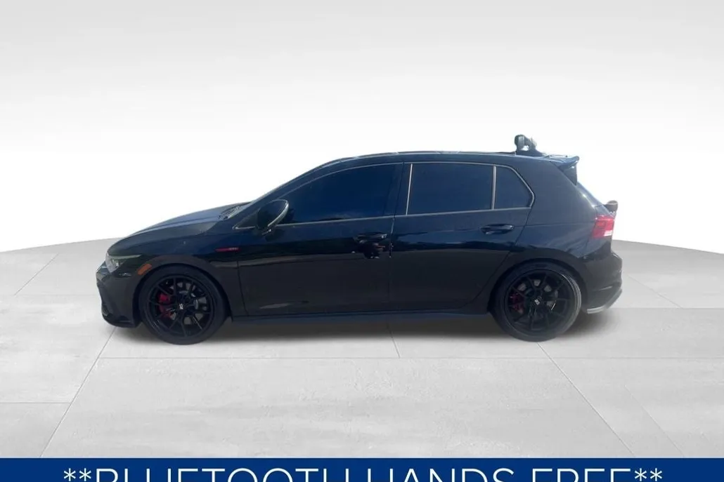2024 Volkswagen Golf GTI SE photo 1