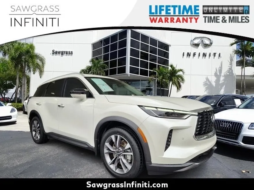 2022 Infiniti QX60 Luxe photo 1